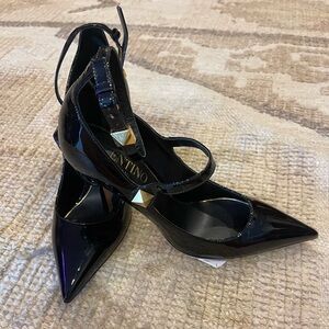New VALENTINO GARAVANI Rockstud patent-leather pumps sz 40 NO BOX